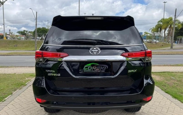 imagem-https://www.socarrao.com.br/sc-vehicle-images-prod/4364950/1792096495865-ZjBjZjZlZWYtODg0Ny00ZDgzLWFlN2UtZGQ5NGM0ZWNkOGRkLmpwZWc.jpeg