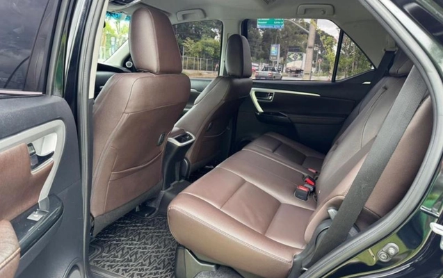 imagem-https://www.socarrao.com.br/sc-vehicle-images-prod/4364950/1792096496141-NjQzNDc2ODUtNDBlZC00Njg2LTliMjctZGE1ZTczOGE0YjllLmpwZWc.jpeg