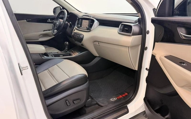imagem-https://www.socarrao.com.br/sc-vehicle-images-prod/4364954/1792096547723-8564953_11_B_d9a50cae1d.jpeg