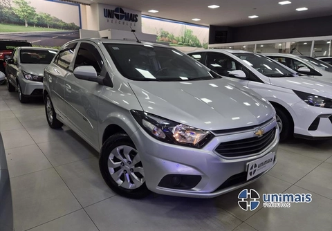 Chevrolet Onix 2017 Prata — foto 1 de 3
