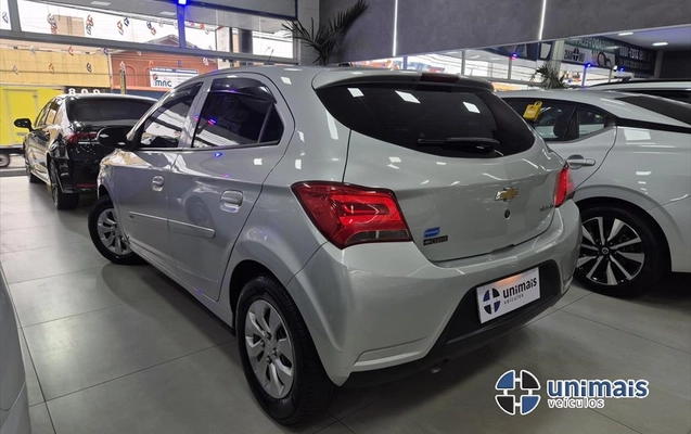 imagem-https://www.socarrao.com.br/sc-vehicle-images-prod/4364995/1792096834310-f4022c4a-7c3b-4e26-9904-2b9ba8a4032820261015160134.jpeg