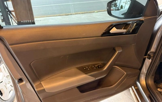 imagem-https://www.socarrao.com.br/sc-vehicle-images-prod/4365095/1792097515653-8575739_3_B_77a8055057.jpeg