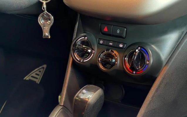 imagem-https://www.socarrao.com.br/sc-vehicle-images-prod/4365317/1792427127185-8575831_8_B_ef8047cbf0.jpeg