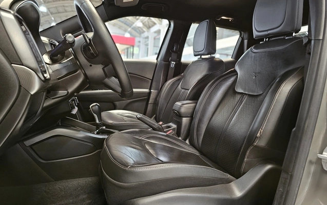 imagem-https://www.socarrao.com.br/sc-vehicle-images-prod/4365347/1792098839645-1_054410.jpg