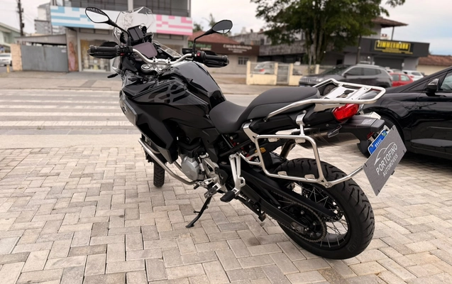 imagem-https://www.socarrao.com.br/sc-vehicle-images-prod/4365556/1792100925132-003_7dfd1dc0144e7a339b6851d8154d6045.jpg