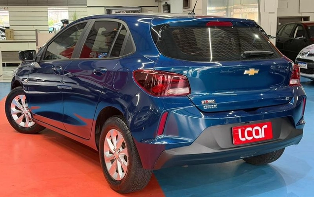 imagem-https://www.socarrao.com.br/sc-vehicle-images-prod/4365763/1792103085406-8561467_9_B_f50e5af4ec.jpeg
