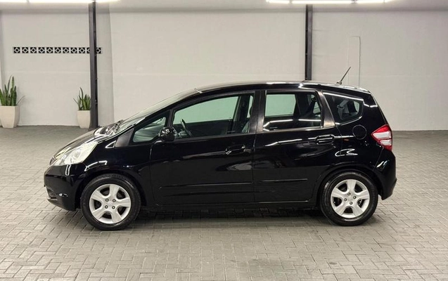 imagem-https://www.socarrao.com.br/sc-vehicle-images-prod/4365847/1792796276095-8566086_17_B_bbeaae9ec6.jpeg