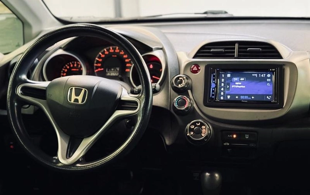 imagem-https://www.socarrao.com.br/sc-vehicle-images-prod/4365847/1792796276108-8566086_12_B_48fe323125.jpeg