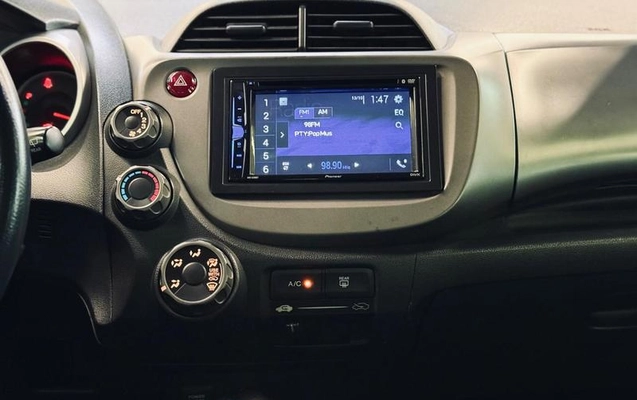 imagem-https://www.socarrao.com.br/sc-vehicle-images-prod/4365847/1792796276110-8566086_13_B_5a99c78f84.jpeg