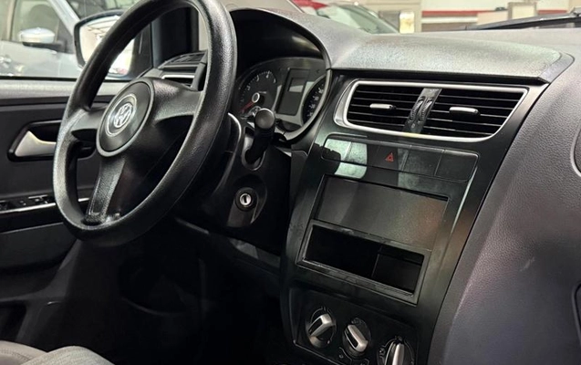 imagem-https://www.socarrao.com.br/sc-vehicle-images-prod/4366016/1792795553511-8530947_12_B_1e4efdb303.jpeg