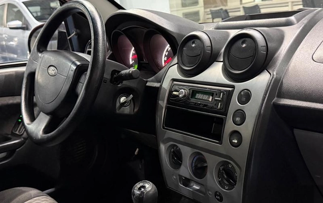 imagem-https://www.socarrao.com.br/sc-vehicle-images-prod/4366196/1792107781620-8575123_9_B_0479b6c445.jpeg