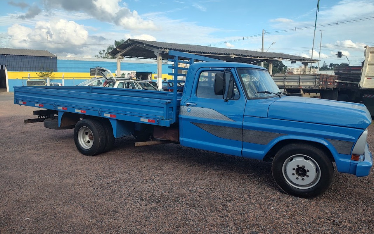 Ford F-4000 TURBO MWM 2p (diesel) 1983 Azul — foto 1 de 3