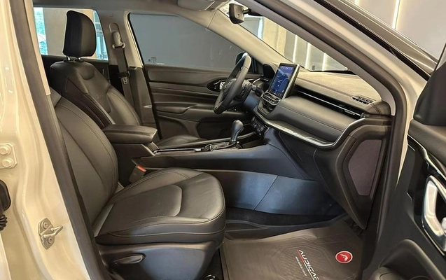 imagem-https://www.socarrao.com.br/sc-vehicle-images-prod/4370267/1792151812068-7614211_17_B_2b79189fbd.jpeg