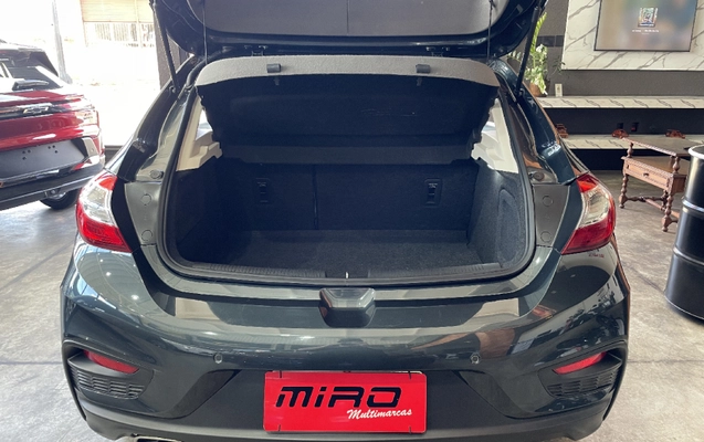 imagem-https://www.socarrao.com.br/sc-vehicle-images-prod/4370375/1793104406603-app-photos-pKUpRmVqhXwHnoTtOktU36J6KqN9mdZQ.jpg