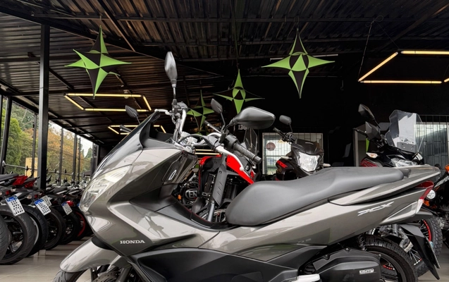 imagem-https://www.socarrao.com.br/sc-vehicle-images-prod/4370589/1792153886093-ODQ5MDc1NTM2XzE4MTI4MDg1ODI2ODQyMjQ4XzQ1MTE3MjI3NjExMTM1MzA0X24uanBn.jpg