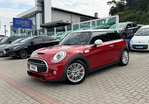 Mini COOPER 2017 Vermelho — foto 1 de 3