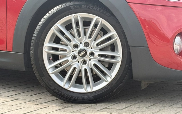imagem-https://www.socarrao.com.br/sc-vehicle-images-prod/4370749/1792154954473-003_f4fef1e410ec69c6255f3c14b40ec37d.jpg