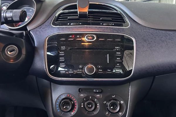 imagem-https://www.socarrao.com.br/sc-vehicle-images-prod/4370927/1792156302726-8576576_13_B_5627551a2b.jpeg