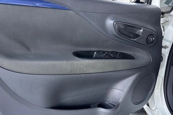 imagem-https://www.socarrao.com.br/sc-vehicle-images-prod/4370927/1792690455352-8576576_7_B_b5f60f2e97.jpeg