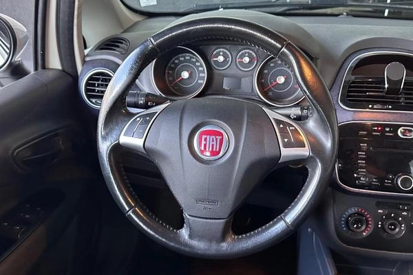 imagem-https://www.socarrao.com.br/sc-vehicle-images-prod/4370927/1792690455362-8576576_11_B_7bad9e0596.jpeg
