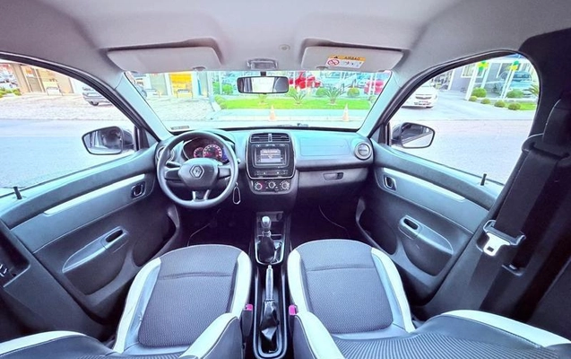 imagem-https://www.socarrao.com.br/sc-vehicle-images-prod/4370954/1792156517750-8573308_12_B_03128a3b52.jpeg