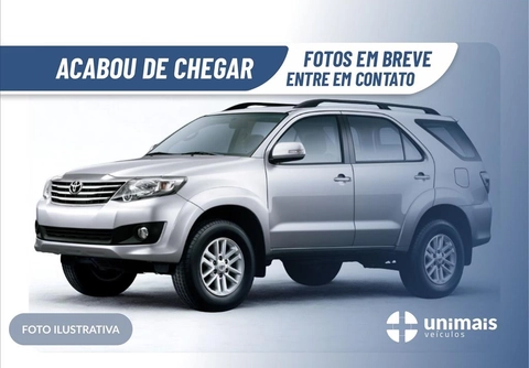Toyota Hilux SW4 2015 Branco — foto 1 de 3