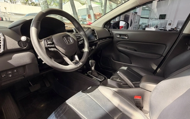 imagem-https://www.socarrao.com.br/sc-vehicle-images-prod/4370991/1792156789437-7TQw8jQTvf9BNaij2MdR7OqtkAqPbygC.jpg