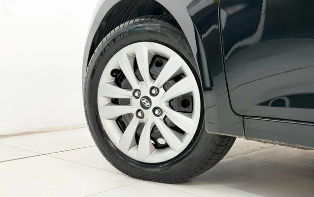 imagem-https://www.socarrao.com.br/sc-vehicle-images-prod/4370994/1792156928565-60a275ff3a7a4b71b3ed902da475f71e_1792156920703.jpg