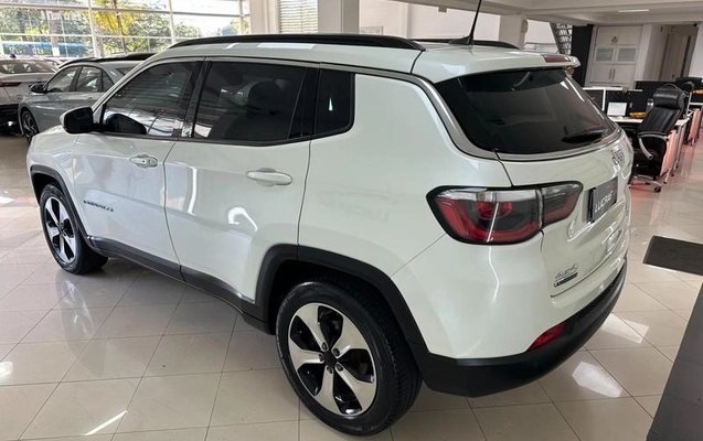imagem-https://www.socarrao.com.br/sc-vehicle-images-prod/4371053/1792157222532-8064547_12_B_825bd4b23a.jpeg