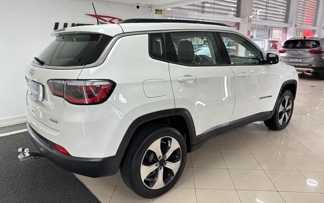 imagem-https://www.socarrao.com.br/sc-vehicle-images-prod/4371059/1792157253044-8424780_9_B_cc3ad309cb.jpeg
