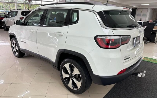 imagem-https://www.socarrao.com.br/sc-vehicle-images-prod/4371059/1792157253048-8424780_11_B_f5b11fa306.jpeg