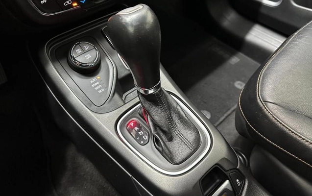 imagem-https://www.socarrao.com.br/sc-vehicle-images-prod/4371059/1792157253064-8424780_2_B_d770abce6f.jpeg