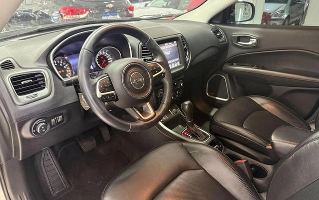 imagem-https://www.socarrao.com.br/sc-vehicle-images-prod/4371065/1792157280917-8475223_7_B_c72e87620d.jpeg