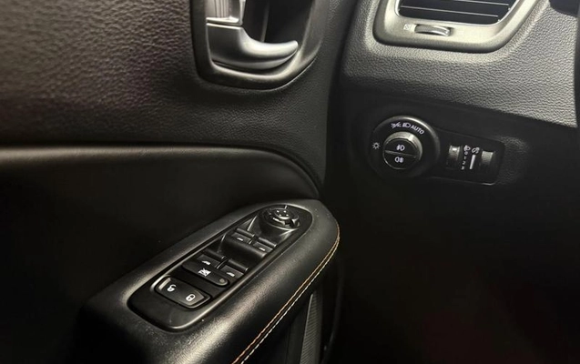 imagem-https://www.socarrao.com.br/sc-vehicle-images-prod/4371065/1792157280930-8475223_10_B_114f85424f.jpeg