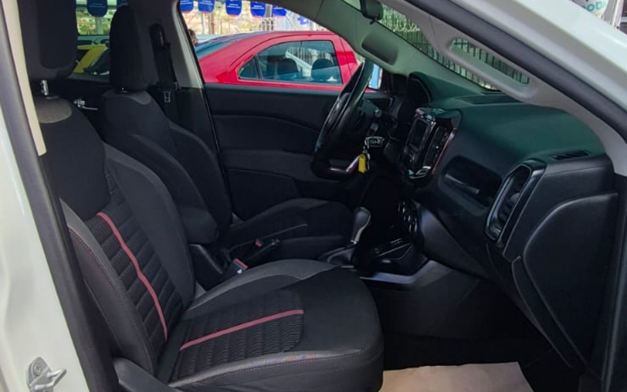 imagem-https://www.socarrao.com.br/sc-vehicle-images-prod/4371070/1792157322234-V2hhdHNBcHAgSW1hZ2UgMjAyNi0xMC0xNSBhdCAyMC41Ny4yNCAoMykuanBlZw.jpeg