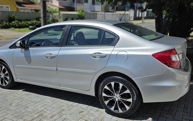 imagem-https://www.socarrao.com.br/sc-vehicle-images-prod/4371105/1792157574815-d54dfffb-b11b-49bb-93db-8ab663a90949.jpeg