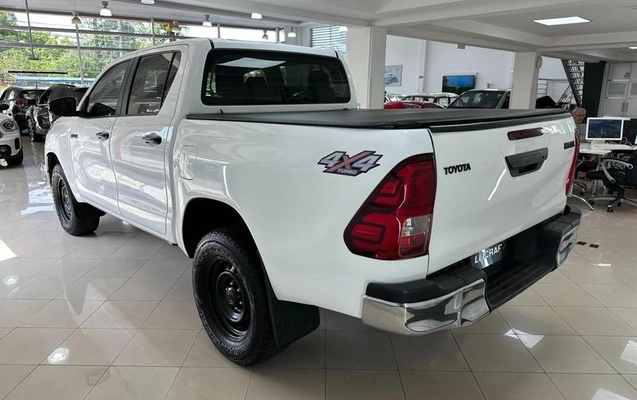 imagem-https://www.socarrao.com.br/sc-vehicle-images-prod/4371112/1792157664985-7693864_9_B_49b206eff8.jpeg