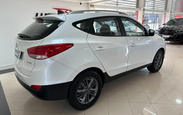 imagem-https://www.socarrao.com.br/sc-vehicle-images-prod/4371141/1792157824018-7975071_10_B_d6a4a213f6.jpeg