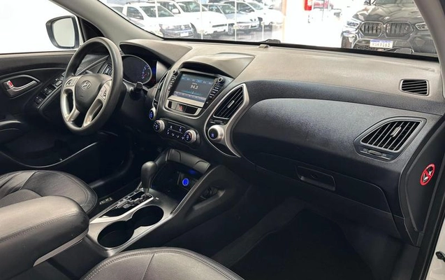imagem-https://www.socarrao.com.br/sc-vehicle-images-prod/4371141/1792157824024-7975071_4_B_3381e29855.jpeg