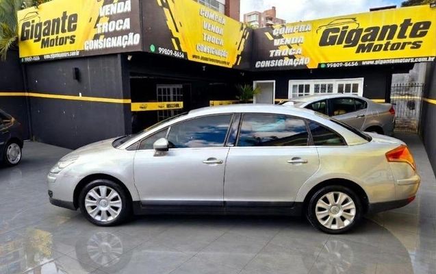 imagem-https://www.socarrao.com.br/sc-vehicle-images-prod/4371165/1792157904914-8576821_9_B_99a9a418ac.jpeg