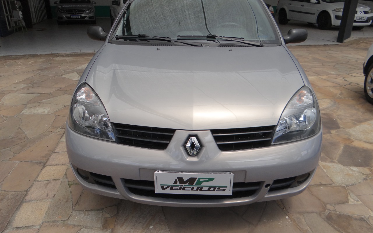 Renault Clio 2010 Prata — foto 1 de 3
