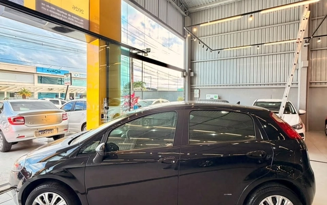 imagem-https://www.socarrao.com.br/sc-vehicle-images-prod/4371219/1792158228992-f330f247-9860-402e-89d1-15e2b9a71f6d.jpg