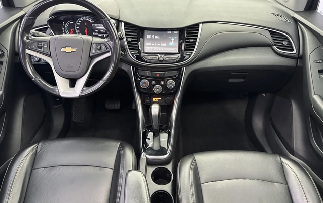 imagem-https://www.socarrao.com.br/sc-vehicle-images-prod/4371290/1792158652430-vehicle_image_1792158528_9e18e35ba0199b6b02d762c322c6ac6d.jpeg