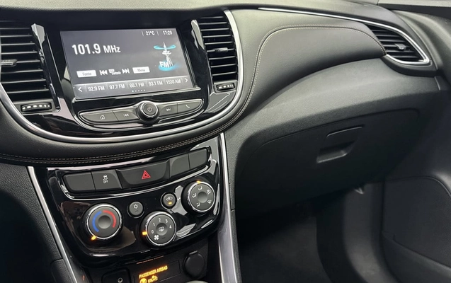 imagem-https://www.socarrao.com.br/sc-vehicle-images-prod/4371290/1792158652445-vehicle_image_1792158553_7089756b9ee7679f3d0fa47faa38d18d.jpeg