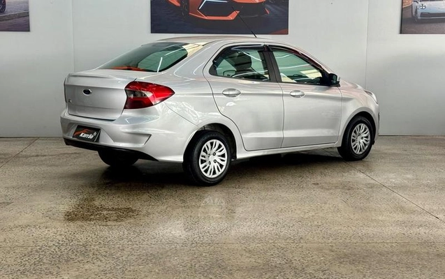 imagem-https://www.socarrao.com.br/sc-vehicle-images-prod/4371397/1792159404759-8535425_3_B_a536b35606.jpeg