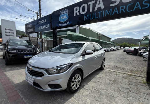 Chevrolet Onix 2017 Prata — foto 1 de 3