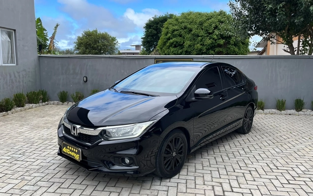 imagem-https://www.socarrao.com.br/sc-vehicle-images-prod/4371537/1792160341095-2985f5cbdf304f90851a086ee05ecb0c_1792160089092.jpg