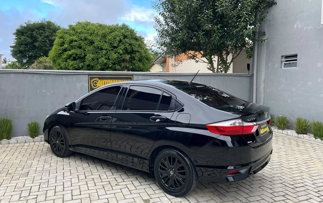 imagem-https://www.socarrao.com.br/sc-vehicle-images-prod/4371537/1792160341097-3cf0c3b9223e4d879eb88f6277e9fa0f_1792160087257.jpg
