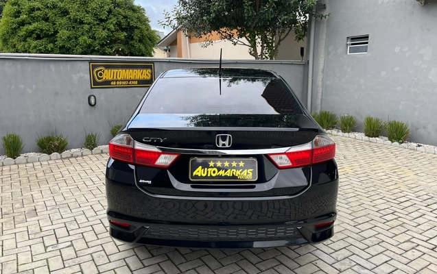 imagem-https://www.socarrao.com.br/sc-vehicle-images-prod/4371537/1792160341099-644bc3130c2749e68eca328d215952d3_1792160088173.jpg