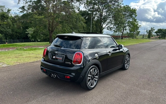 imagem-https://www.socarrao.com.br/sc-vehicle-images-prod/4371539/1792160344637-V2hhdHNBcHAgSW1hZ2UgMjAyNi0xMC0xNiBhdCAxMC4xNC40OCAoMSkuanBlZw.jpeg